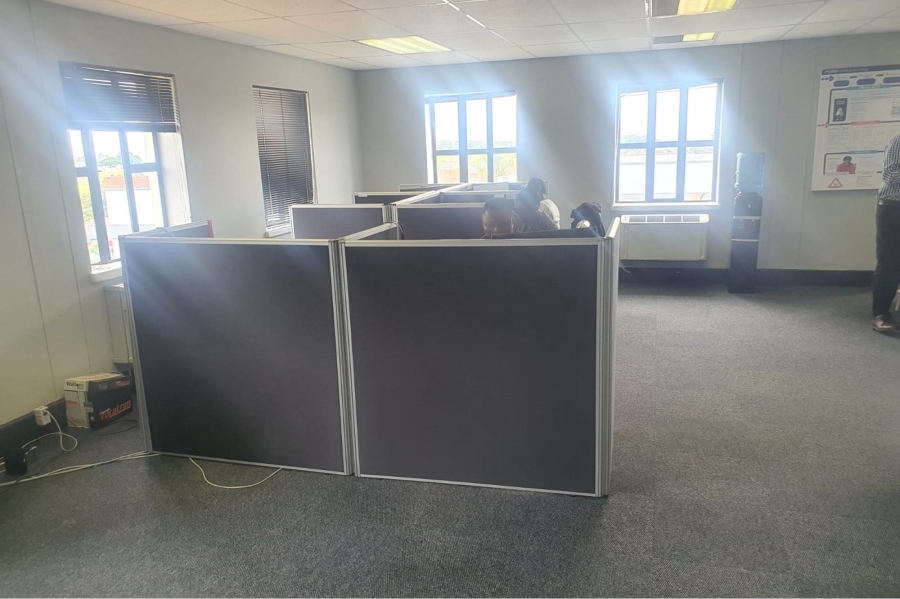 To Let commercial Property for Rent in Newton Park Eastern Cape